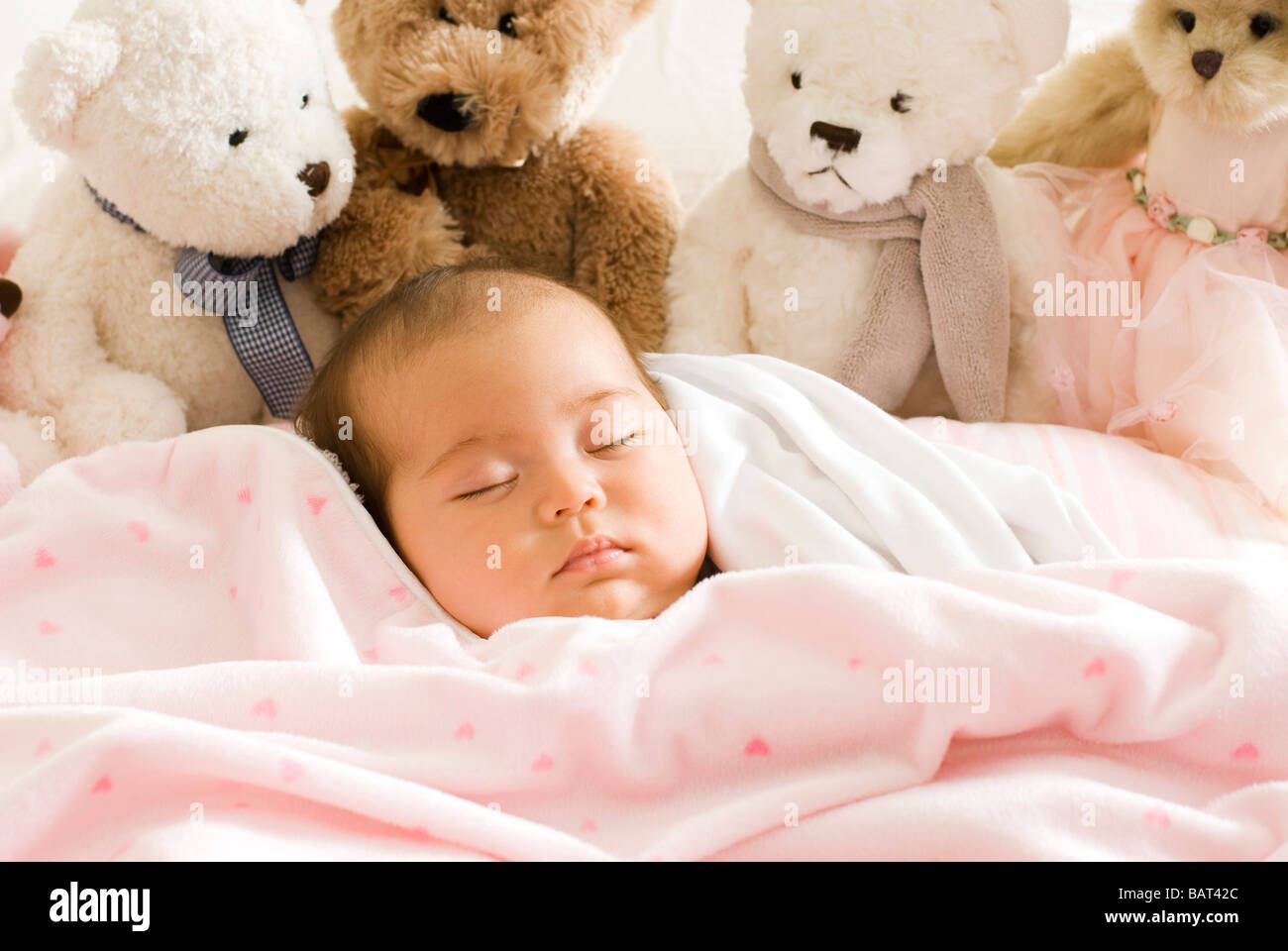 Porträt von Babymädchen schläft Stockfoto