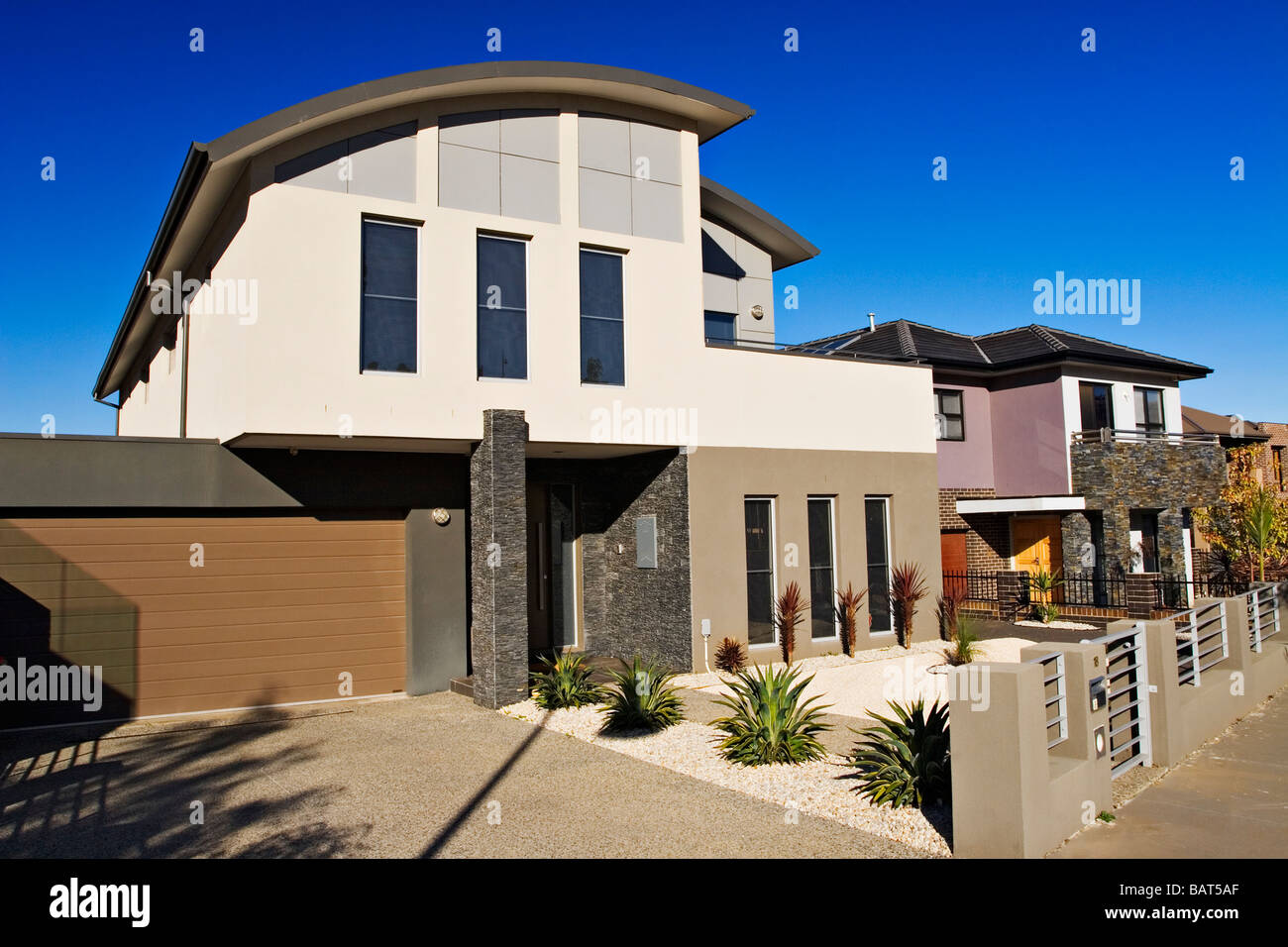 Wohnungswirtschaft / neue zeitgenössische Wohn-Häuser. Melbourne Victoria Australien. Stockfoto