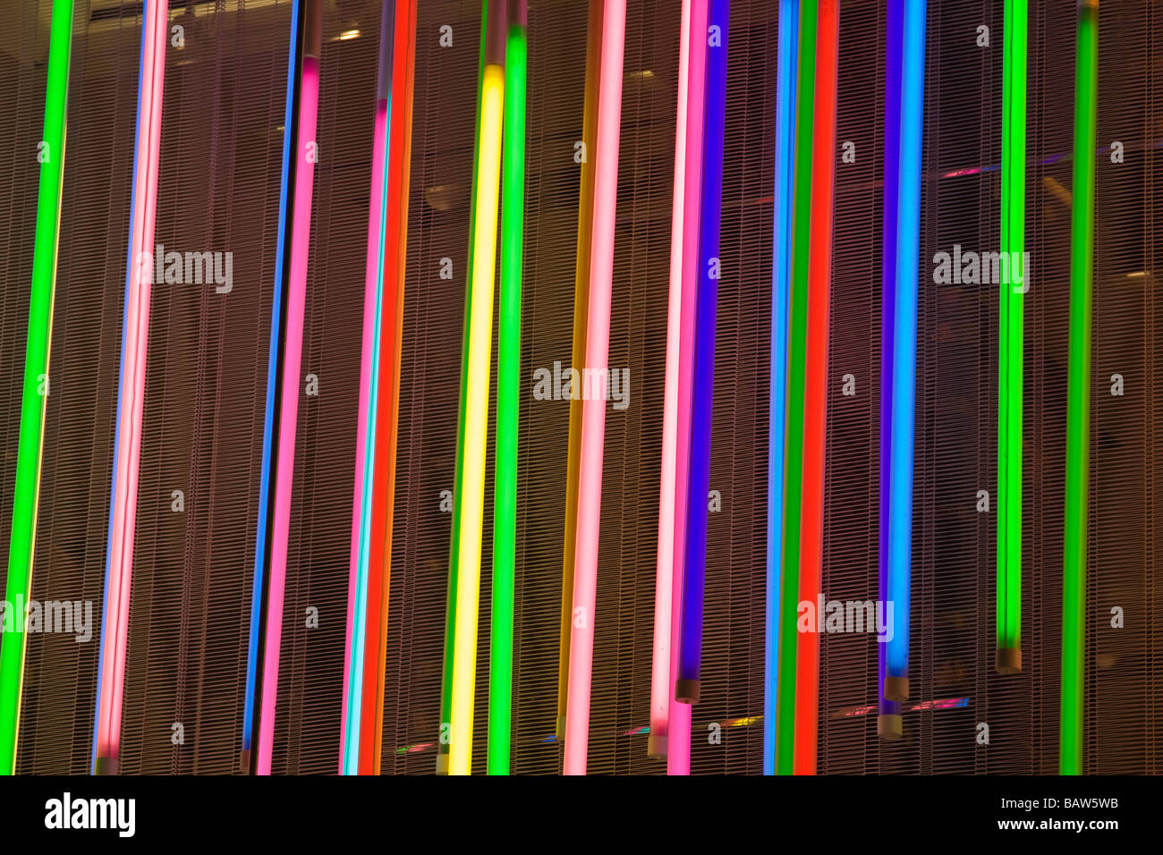 farbige Leuchtstoffröhre Stockfoto