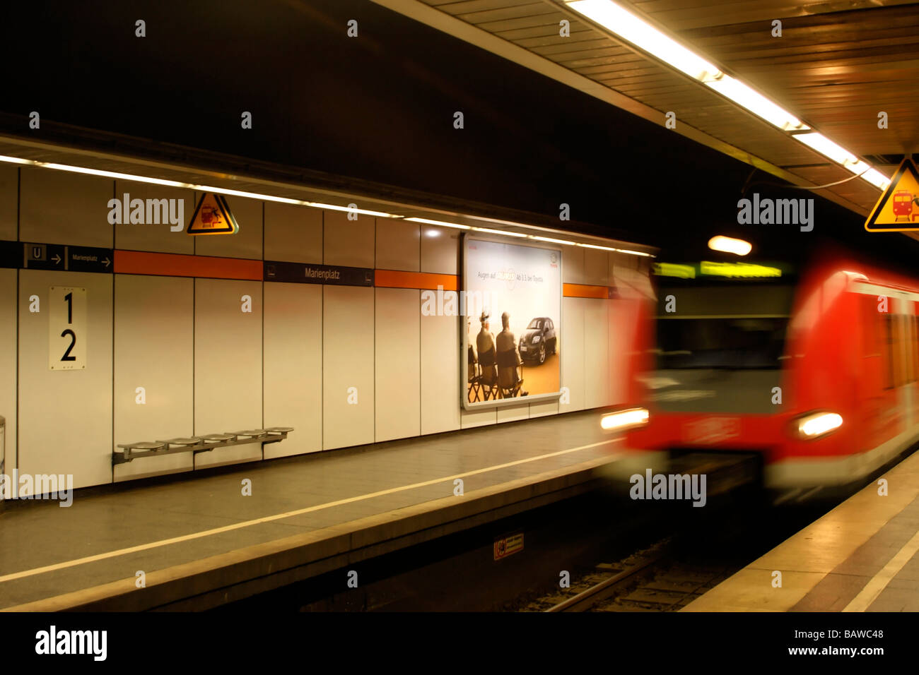 Marienplatz unterirdische S-Bahn Zug Station München Bayern Deutschland Stockfoto