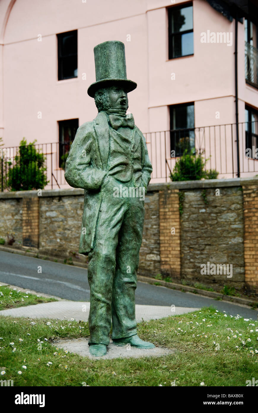 Die Statue von Isambard Kingdom Brunel ist Saltash seitlich von der Brücke in Cornwall, Großbritannien Stockfoto