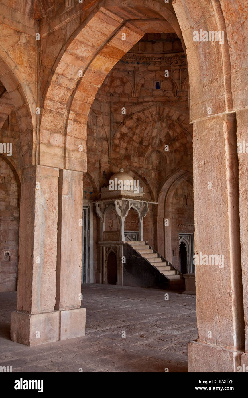 Minbar in Jama Masjid oder Freitagsmoschee in den Ruinen von Mandu Indien Stockfoto