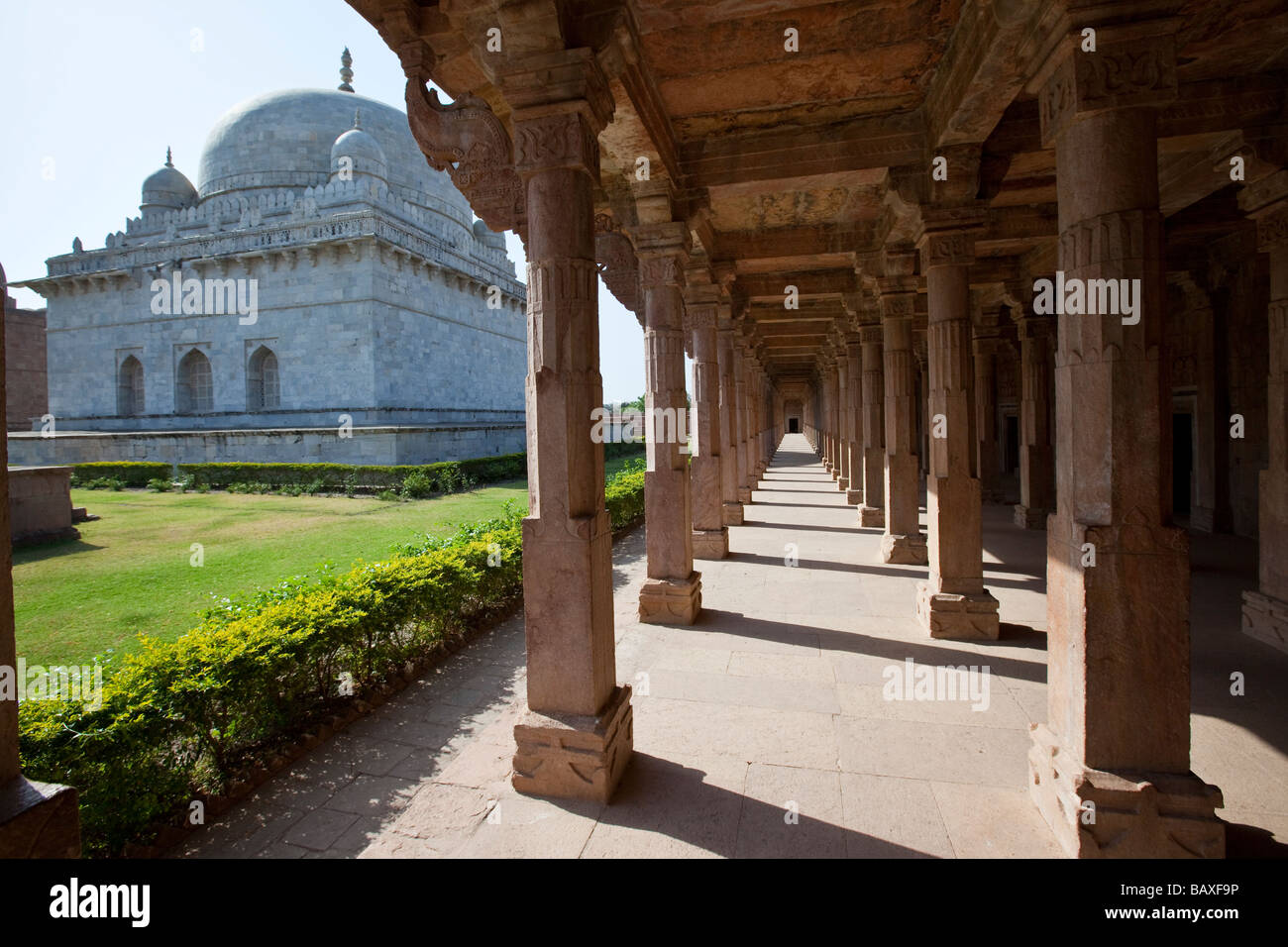 Hoshang Shahs Grab bei den Ruinen von Mandu in Madhya Pradesh, Indien Stockfoto