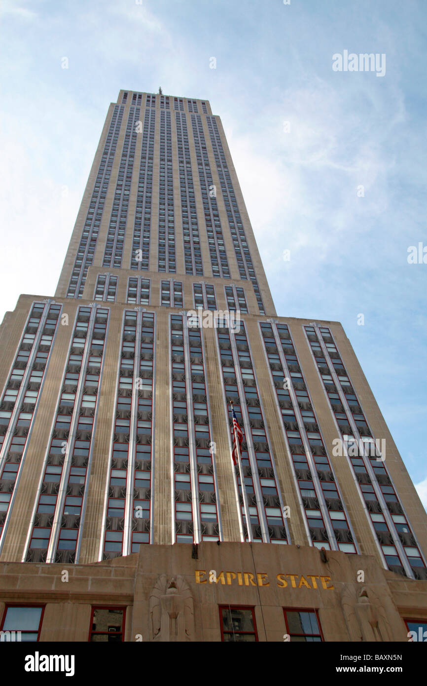 Die Fassade des Empire State Building an der 5th Avenue, New York. Stockfoto