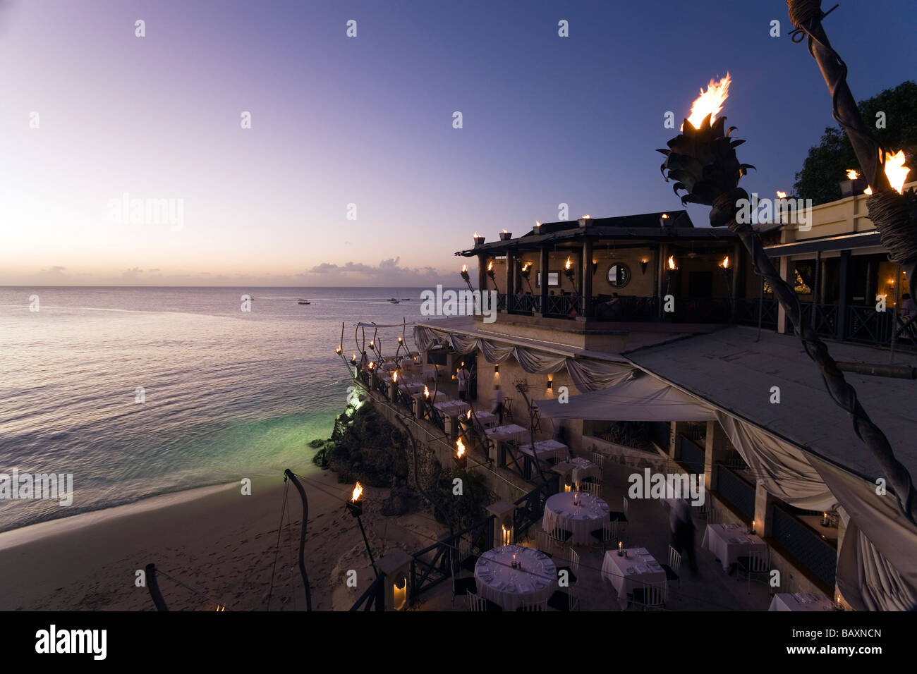 Restaurant der Klippe am Abend, Bohrtürme, Barbardos, Caribbean Stockfoto