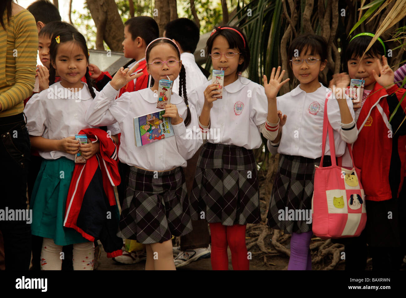 Vietnamesische Schüler an der Jade Mountain Tempel Hanoi Vietnam Asien Stockfoto
