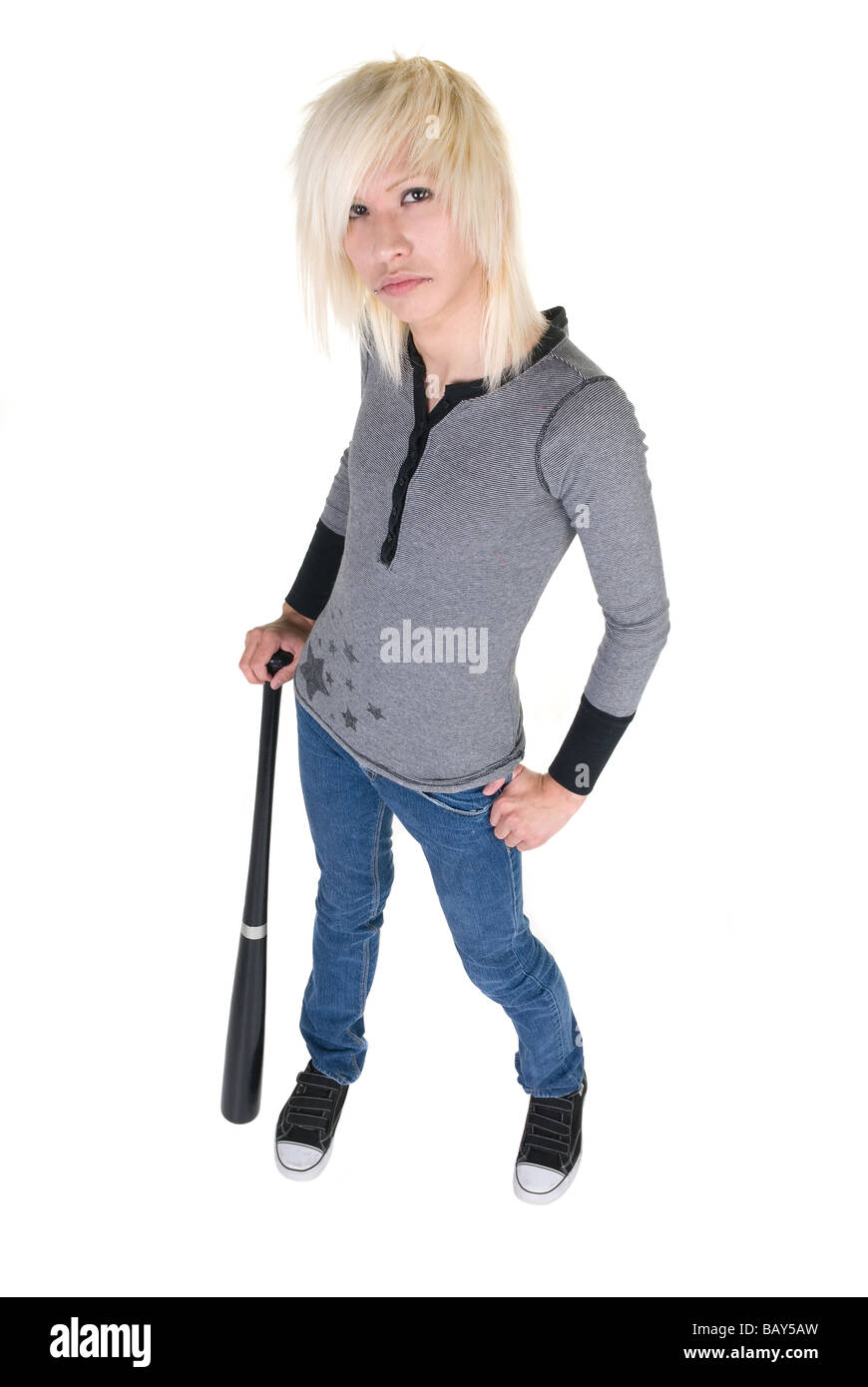 Ein Mann steht mit Hilfe von seinem Baseballschläger Stockfoto