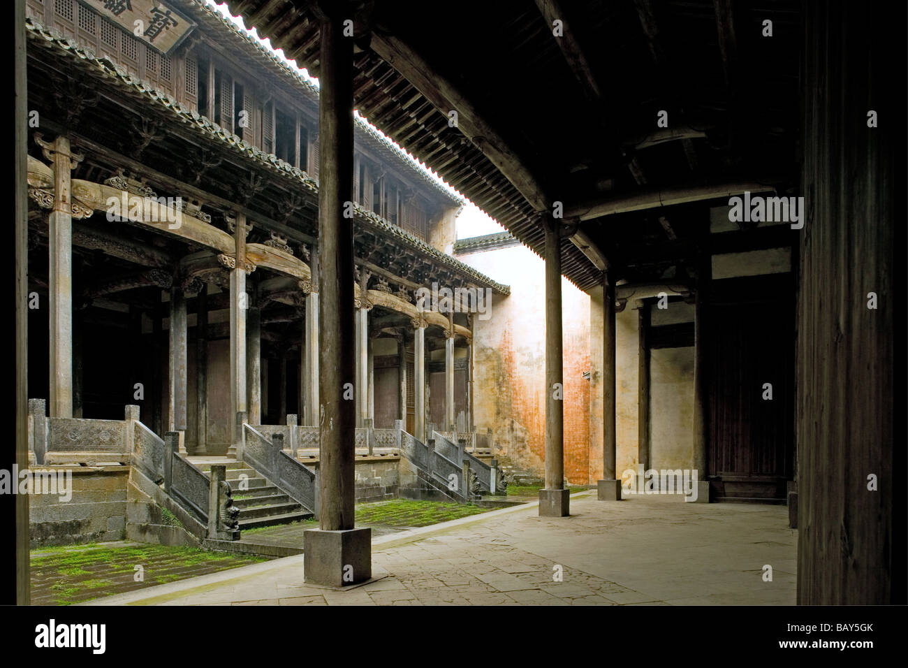 Blick auf hölzernen uralten Tempel, Baolun Hall, Chengkan, Hongcun, Anhui Provinz, China, Asien Stockfoto