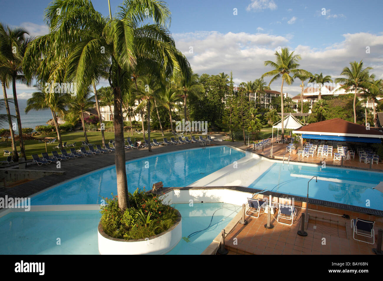 Pool in einem Hotel, Basse-Terre, Guadeloupe Stockfoto