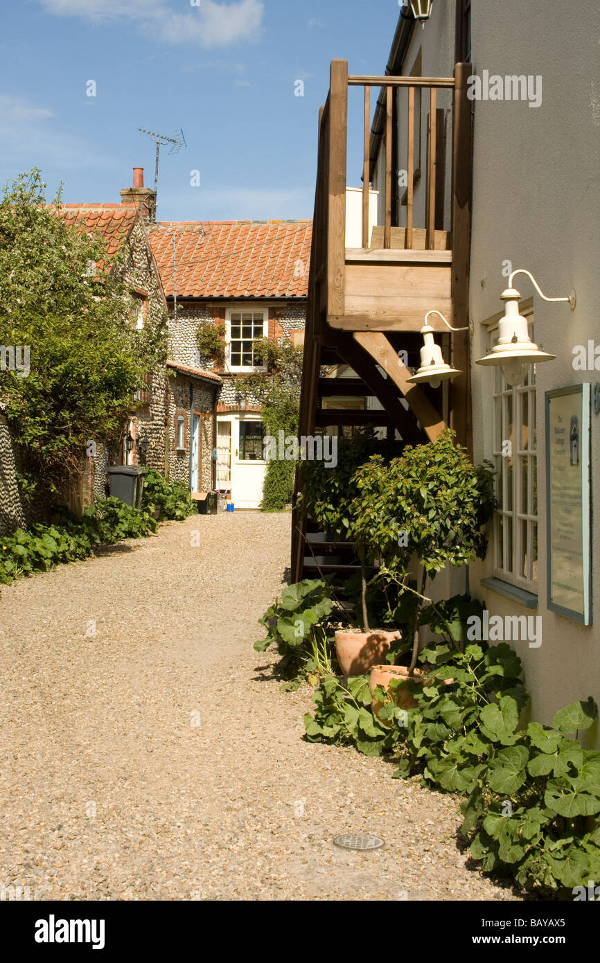 Kies-Hof in ruhiger englischen Küstenort Blakeney Norfolk Stockfoto