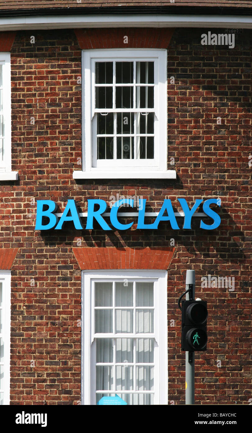 Barclays Bank mit grünen "Spaziergang" Prosaisches Licht Kent UK Stockfoto