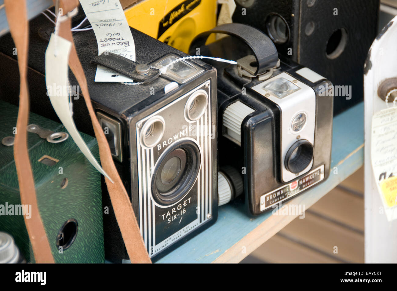 alten Brownie Kamera zum Verkauf an Nachbarschaft sonntags-Flohmarkt Stockfoto