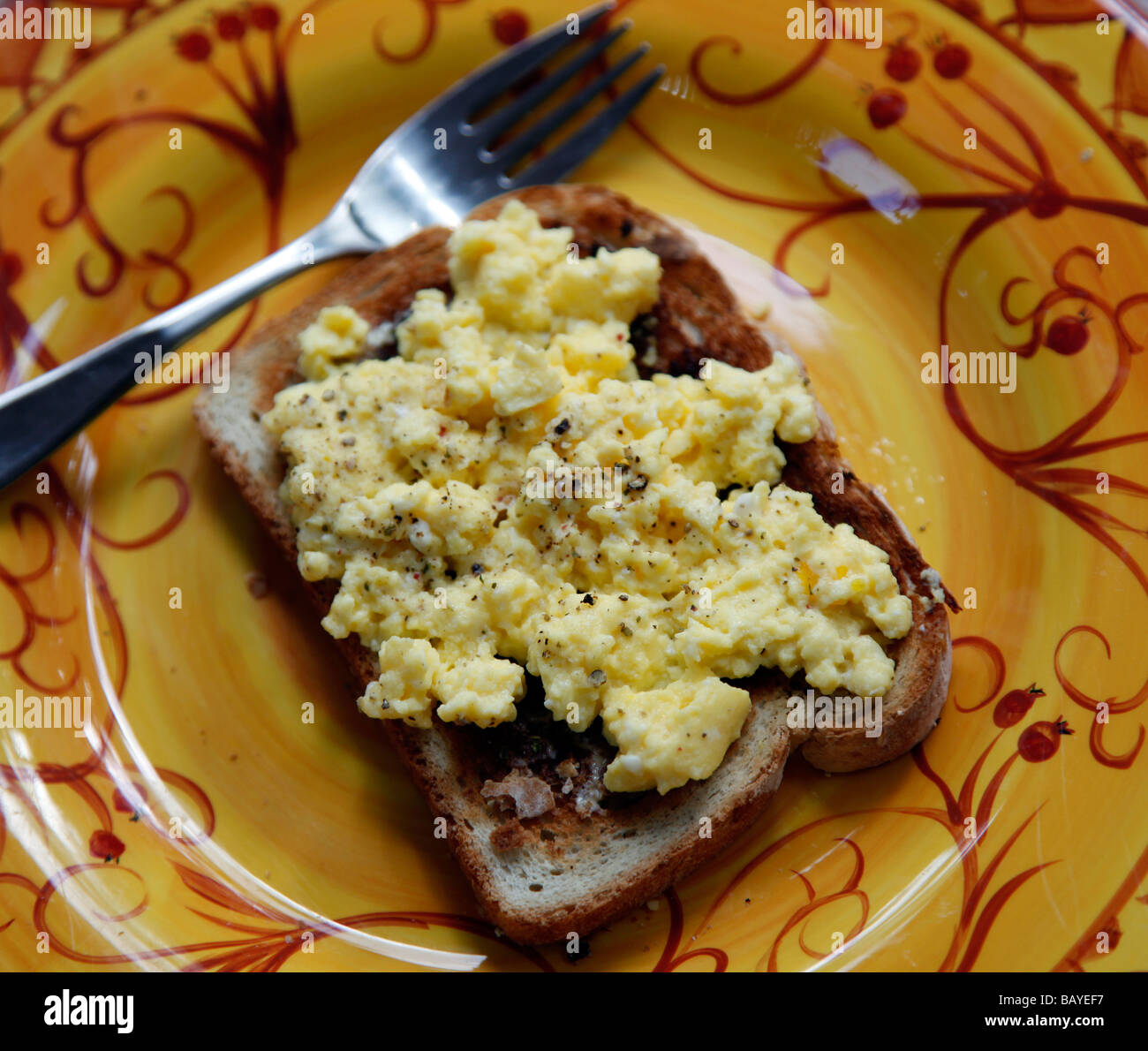 Rührei auf toast Stockfoto