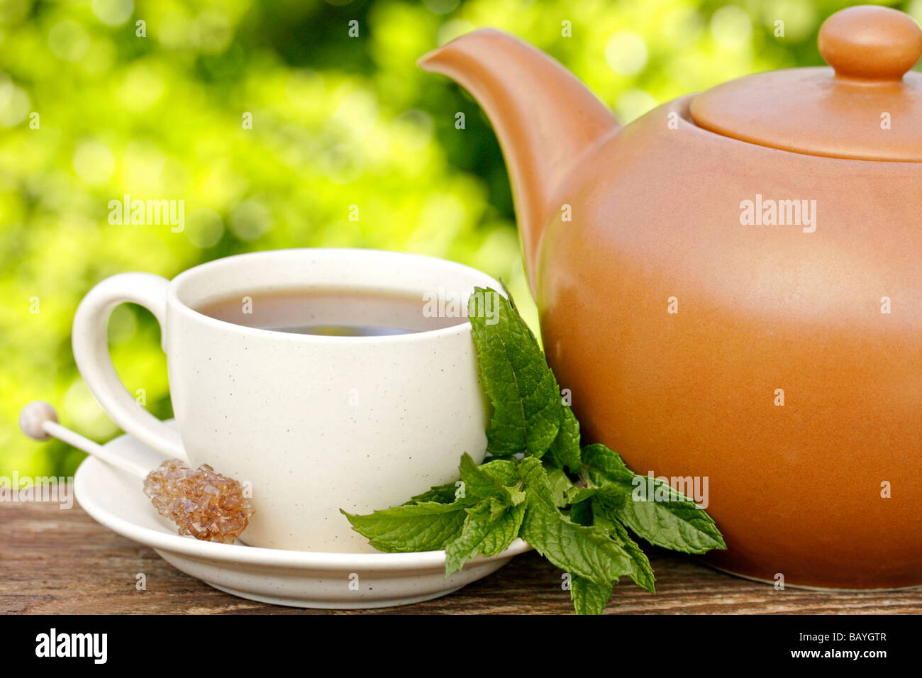 Tee und Teekanne Stockfoto