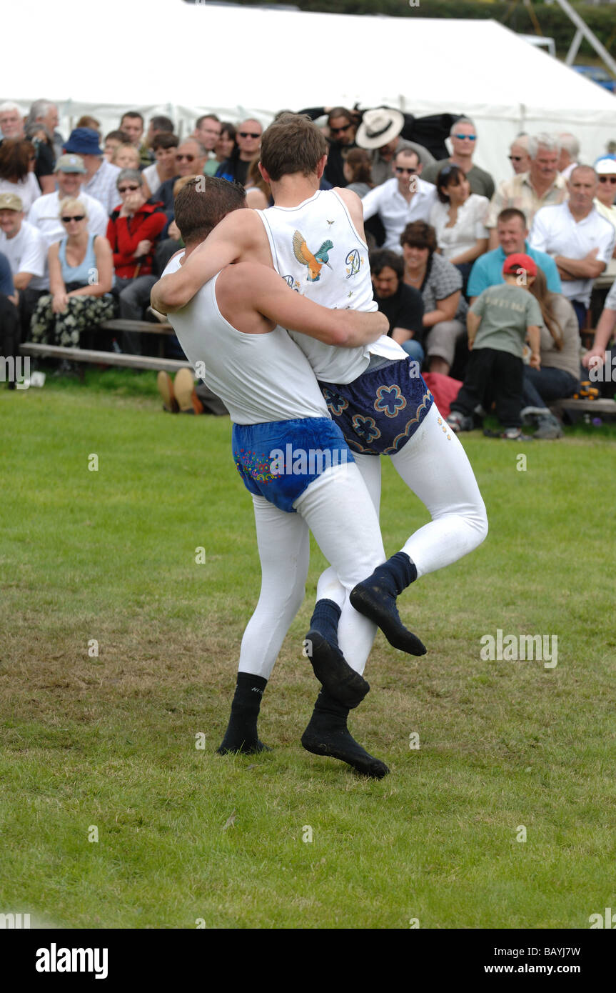 Cumberland Wrestling in Grasmere Sport ist eine traditionelle Country Sport in Cumbria. Stockfoto