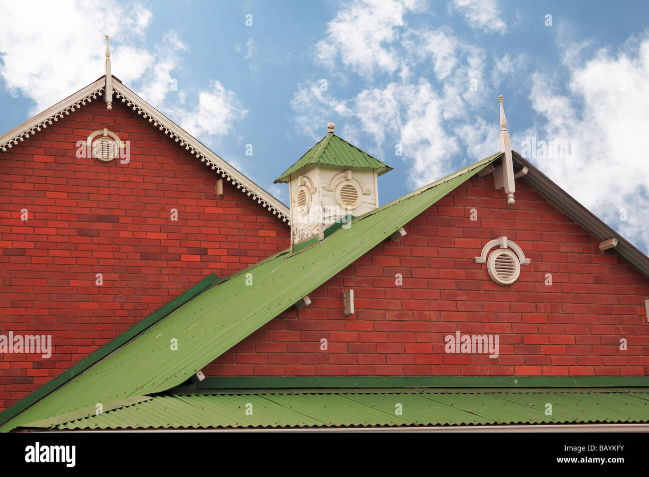 Viktorianische Gebäude mit Wellpappe Dach. Durban, Kwazulu Natal, Südafrika. Stockfoto