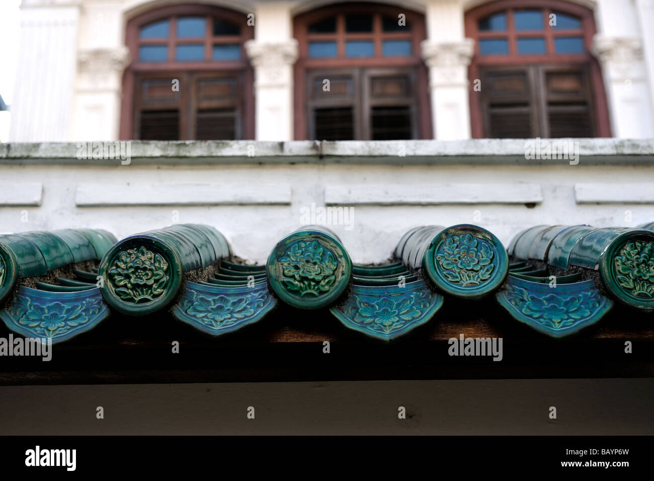 Antike chinesische Dachziegel. Emerald Hill, Singapur Stockfoto