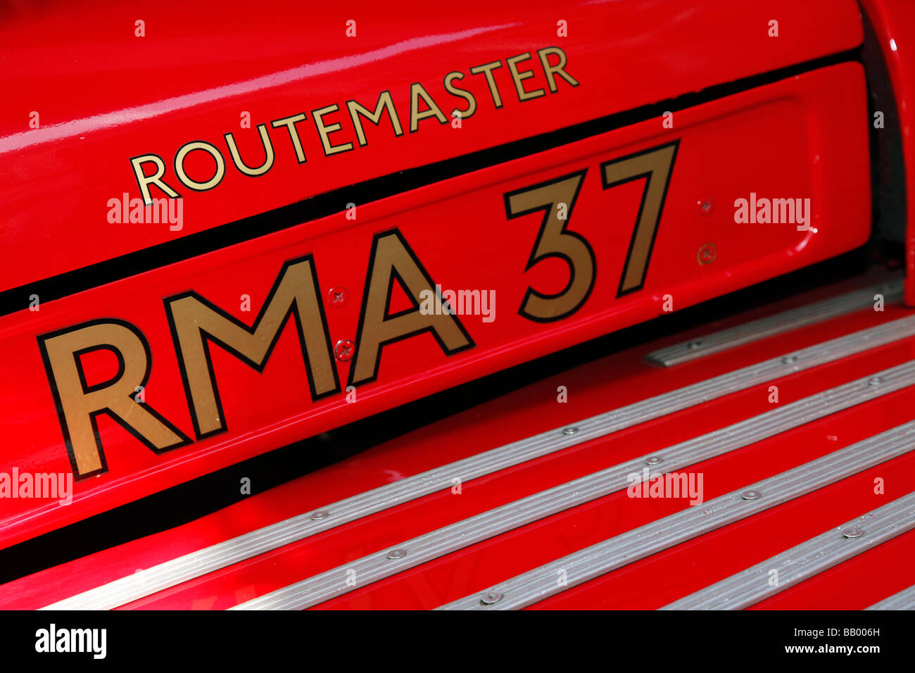 Routemaster rma37 bus -Fotos und -Bildmaterial in hoher Auflösung – Alamy
