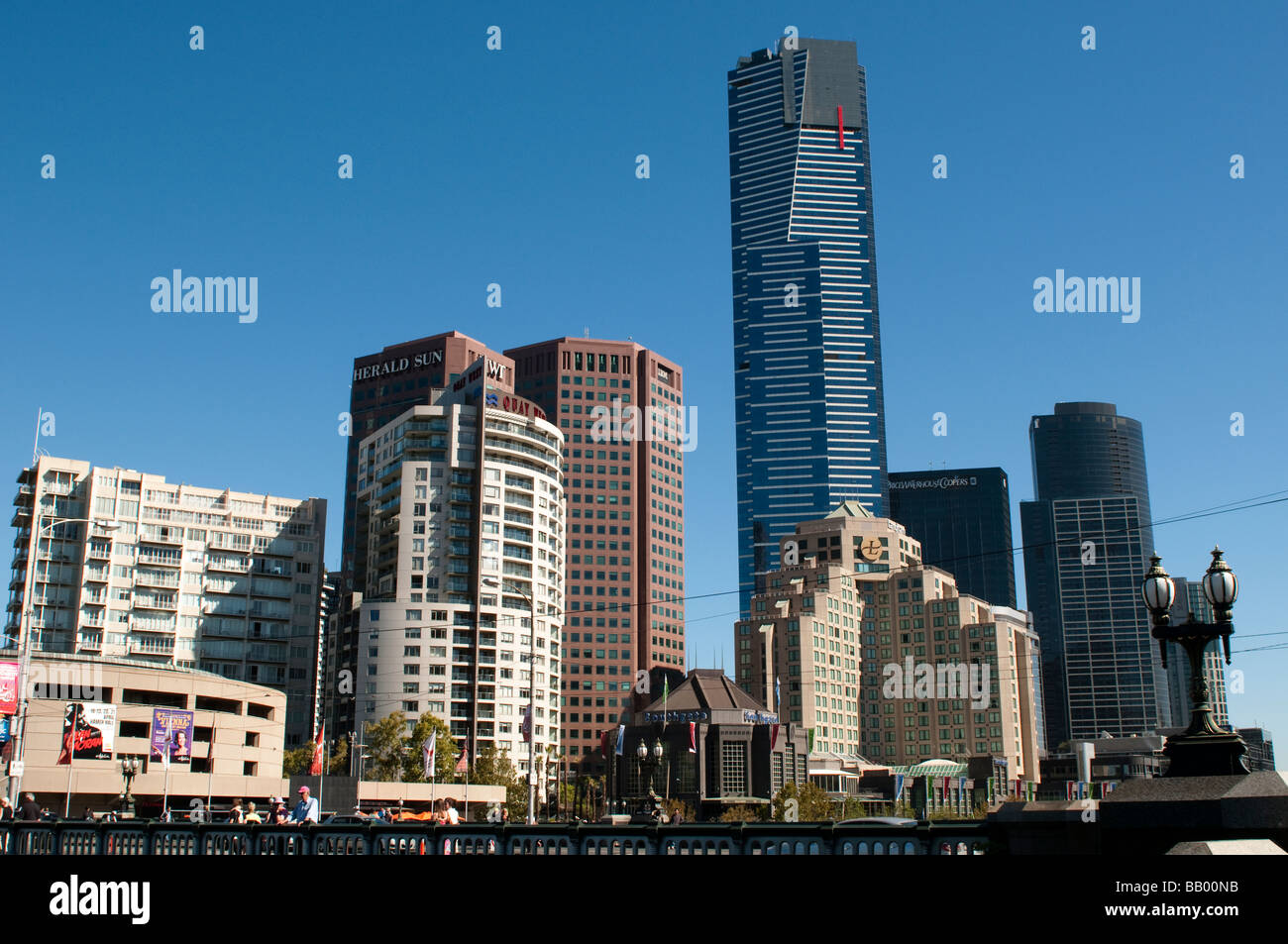 Southbank Melbourne auf Riverside Quay mit Eureka Tower, der weltweit höchste Wohnturm, Melbourne Stockfoto