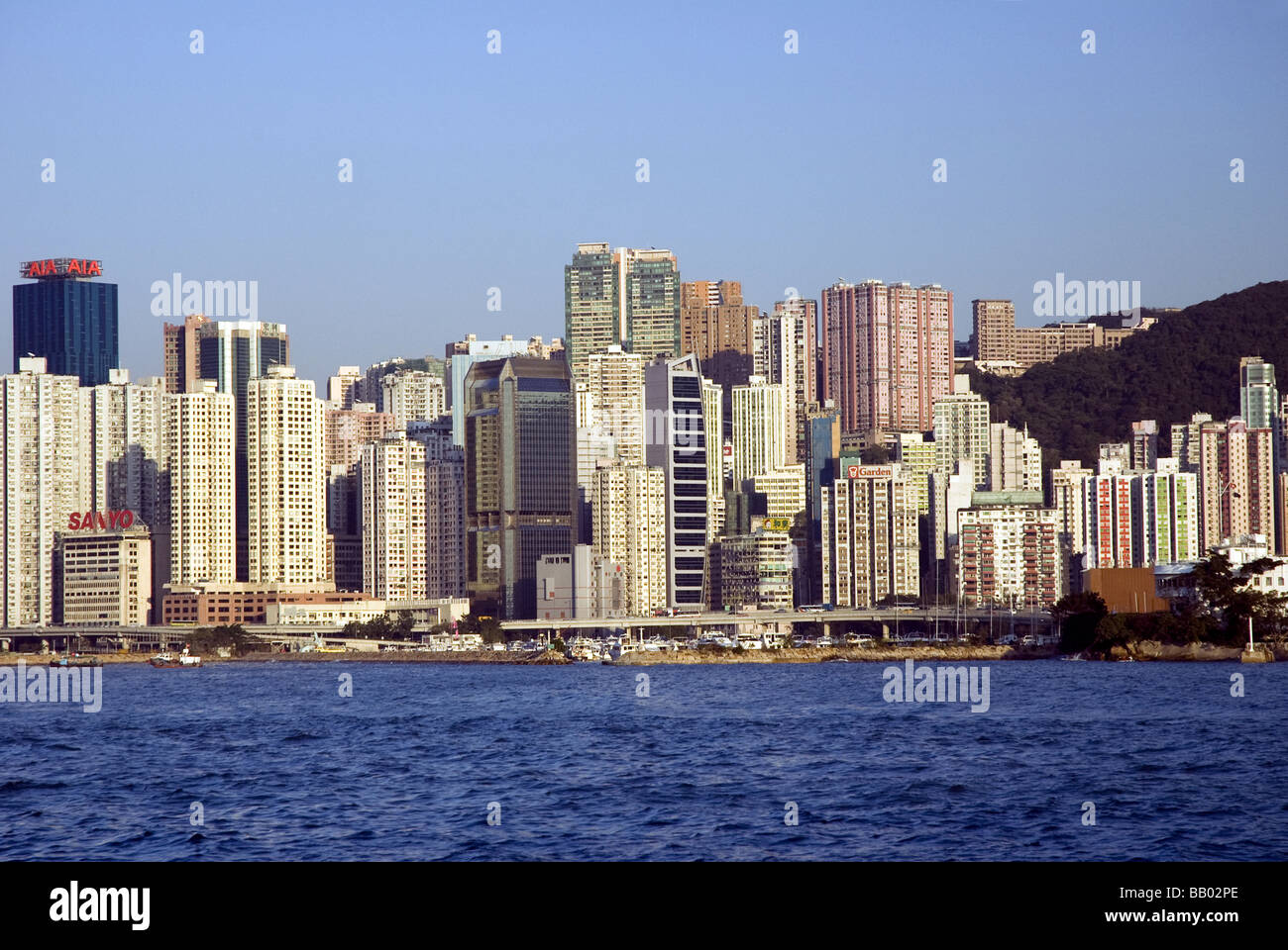 Hong Kong Island von Kowloon betrachtet Stockfoto