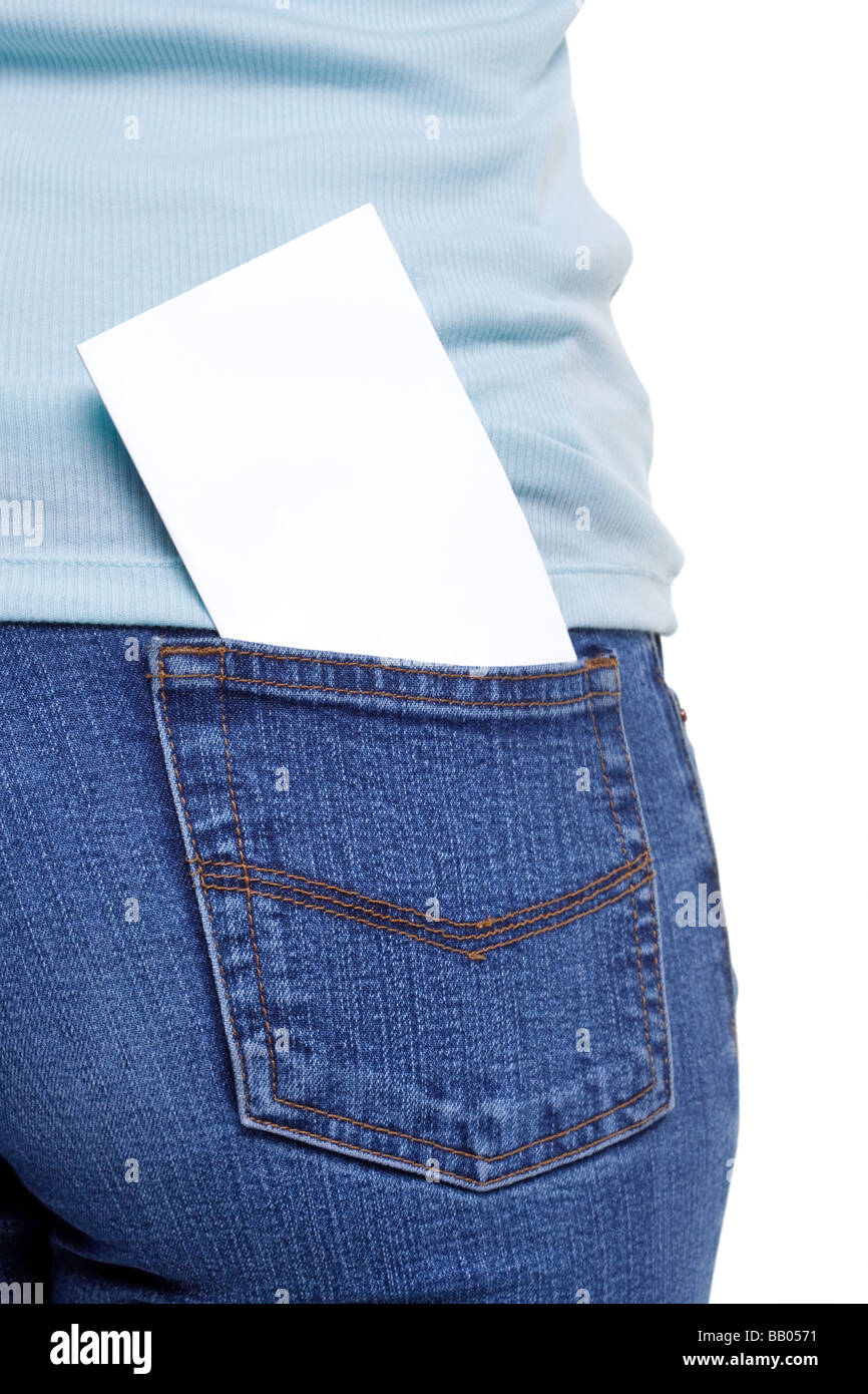 Leeres Blatt Papier in der Tasche an der Rückseite auf ein Weibchen-Denim-Jeans fügen Sie Ihren eigenen Text oder Bild Stockfoto