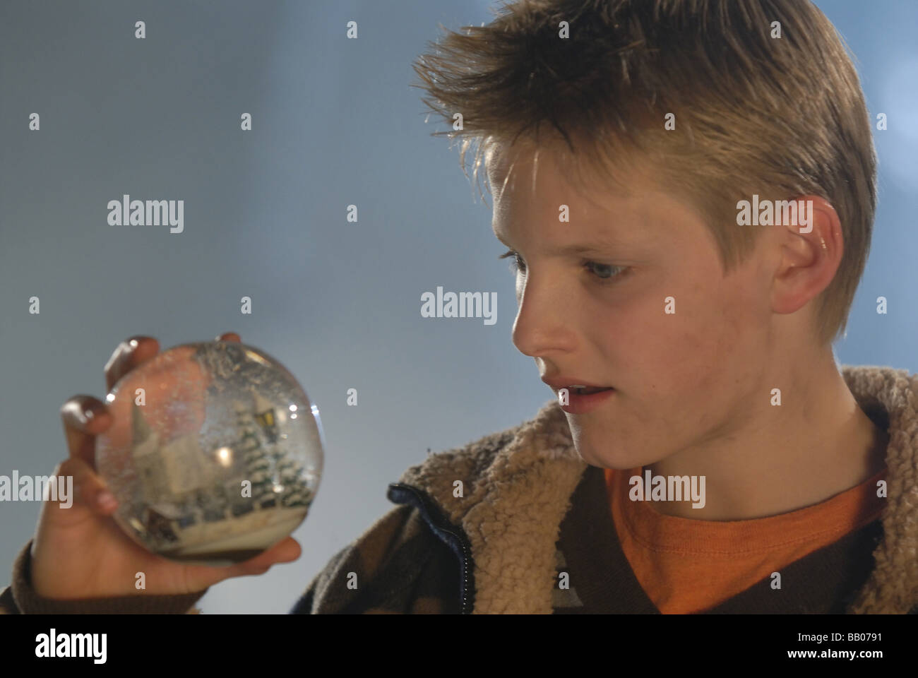 Der Sucher: Der Dunkle steigt Jahr: 2007 Regie: David Cunningham Alexander Ludwig Stockfoto