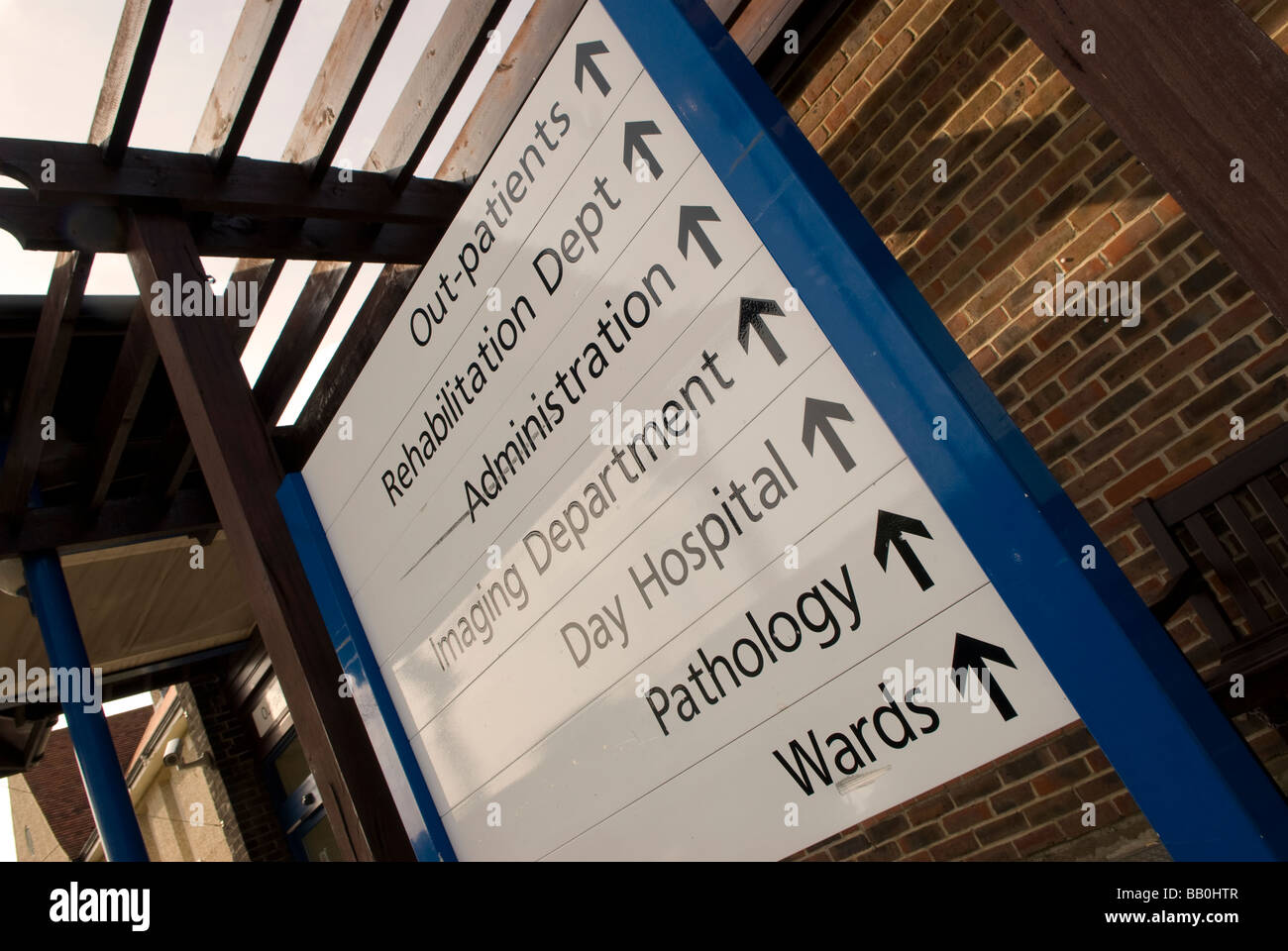 Abteilungs-Zeichen bei Gosport War Memorial Hospital, Gosport, Hampshire, UK. Stockfoto