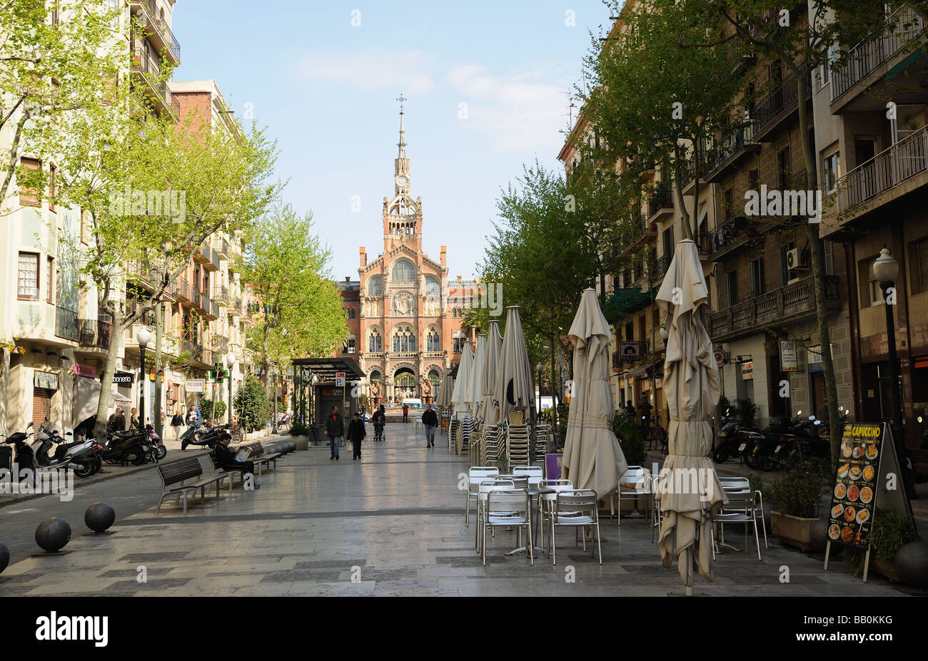 Hospital De La Santa Creu ich Sant Pau von Avinguda de Gaudi in Barcelona, Spanien Stockfoto