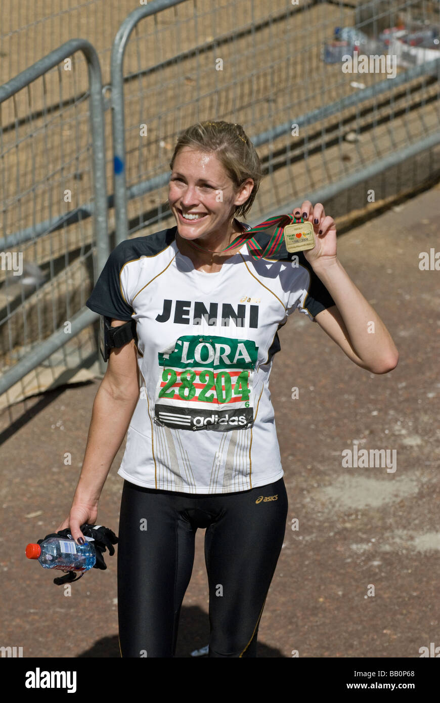 Jenni Falconer, London Marathon, Celebrity, Marathonläufer, TV-Moderatorin Stockfoto