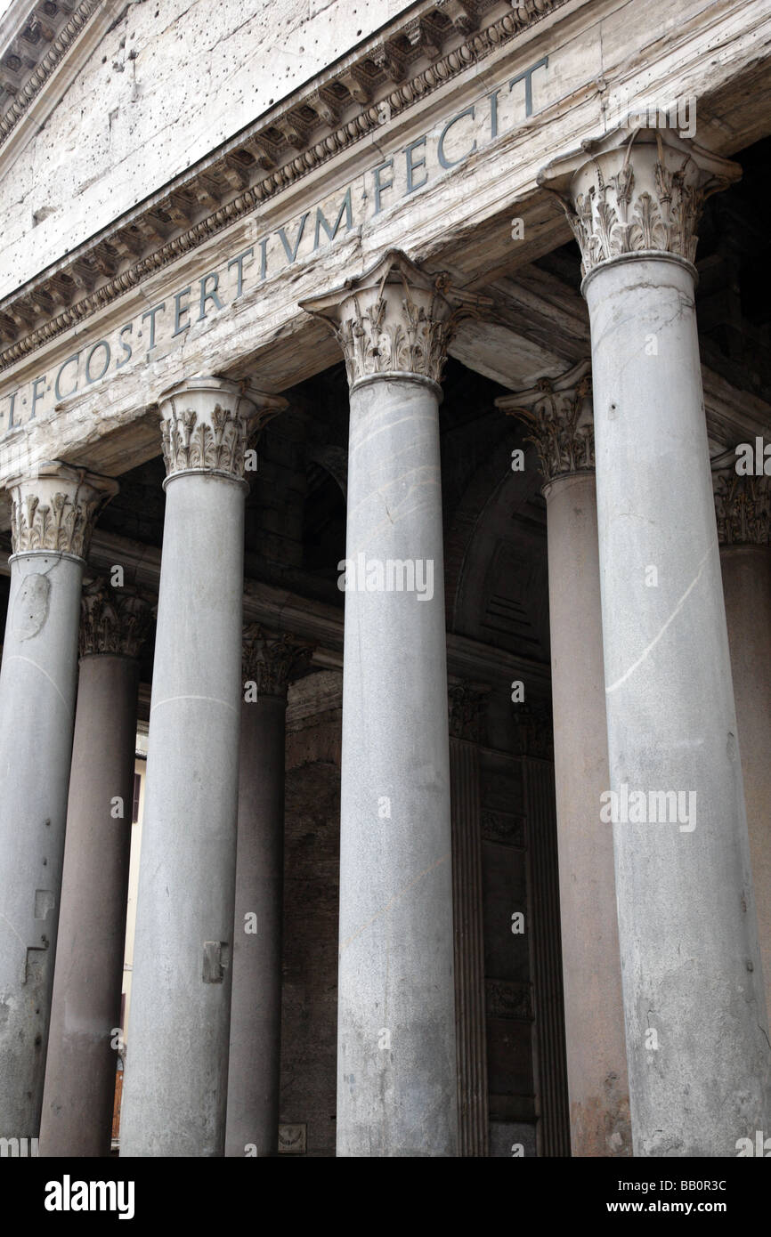 Spalten der alten Panteon in Rom Italien Stockfoto