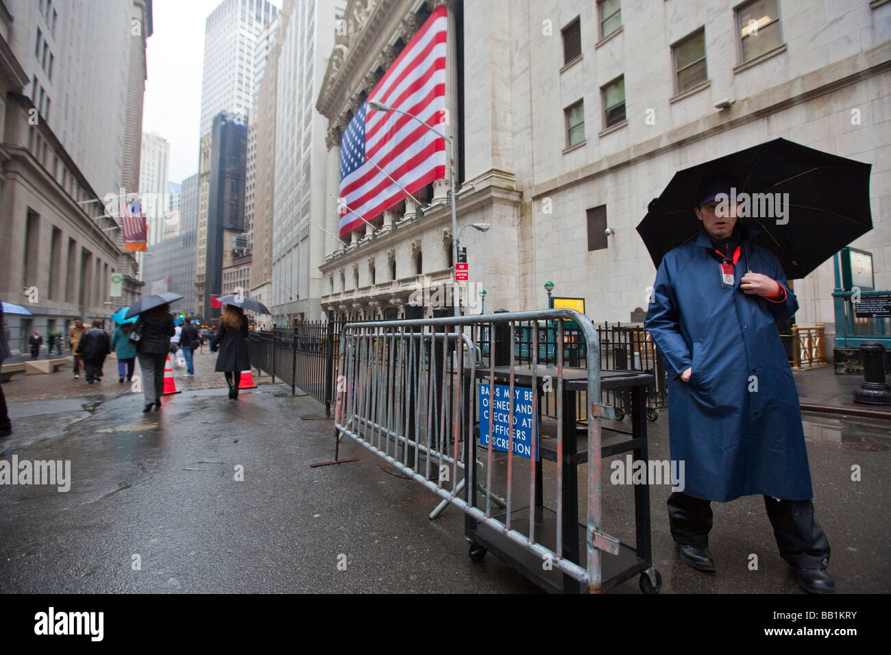 Regentag an der New York Stock Exchange in Manhattan Stockfoto