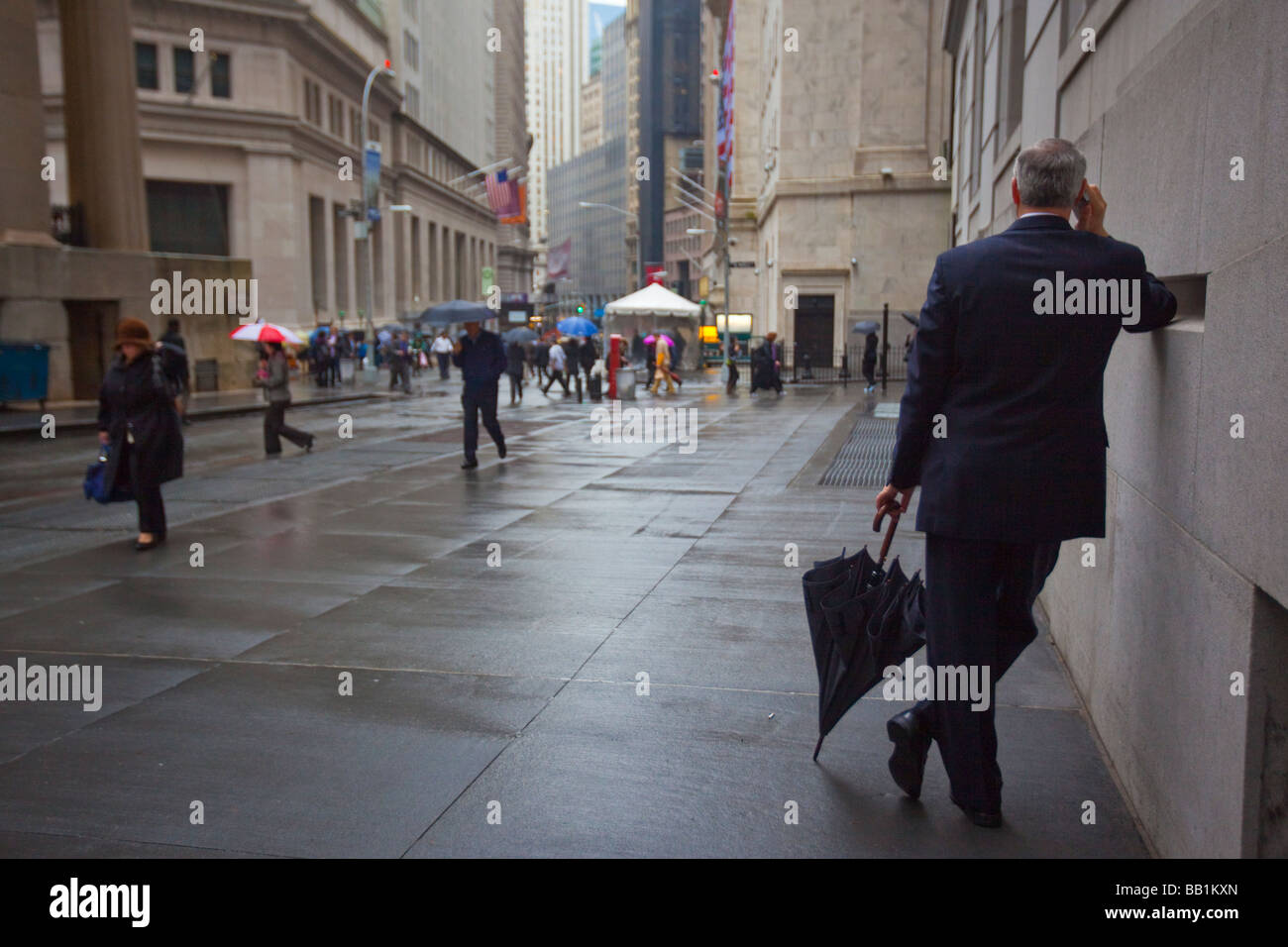 Regentag an der New York Stock Exchange in Manhattan Stockfoto