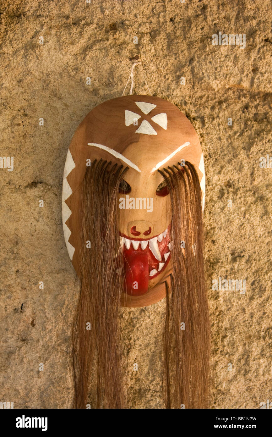 Maske des Künstlers außerhalb der Stadt von El Fuerte im Bundesstaat Sinaloa Mexiko gemacht. Masken wie diese wurden von Mayo Männer in Tänzen verwendet. Stockfoto