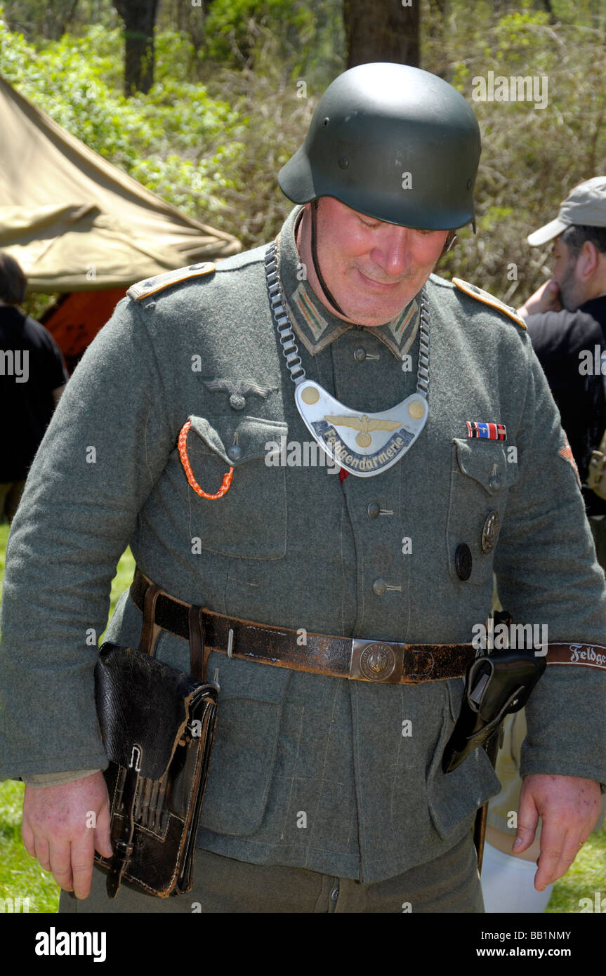 Mann als Nazi-Soldat verkleidet, während WWII Reenactment in Glendale, Maryland Stockfoto