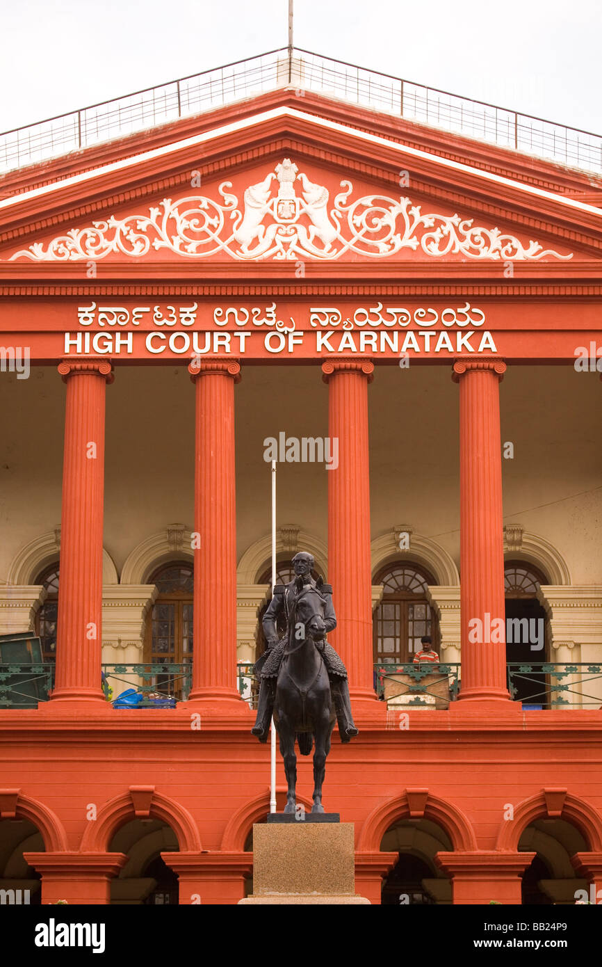 Die Statue von Sir Mark Cubbon, ein 19. Jahrhundert britische Bewohner in Mysore Zustand. Stockfoto