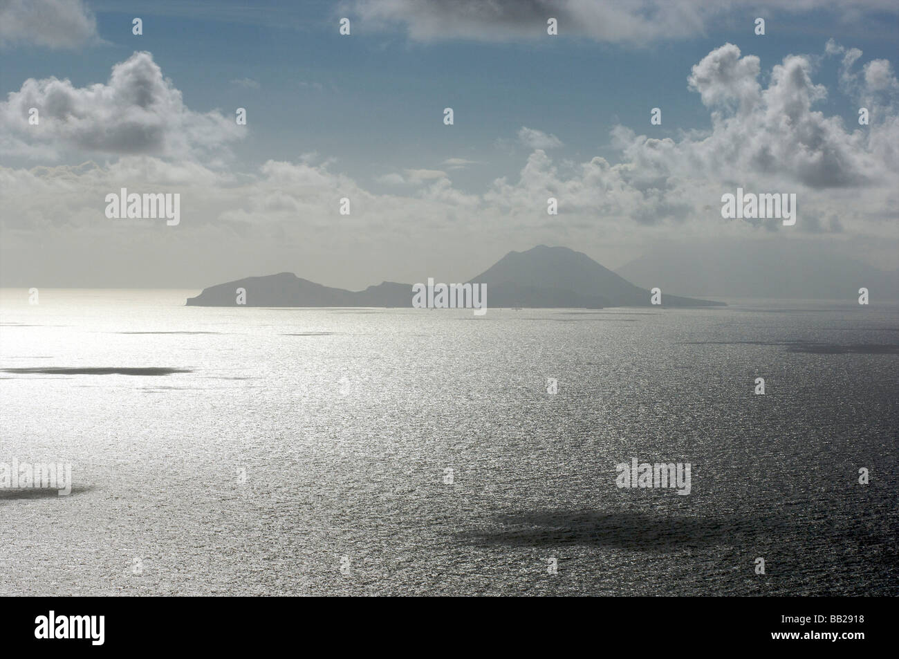 Sint Eustatius von Saba gesehen Stockfoto