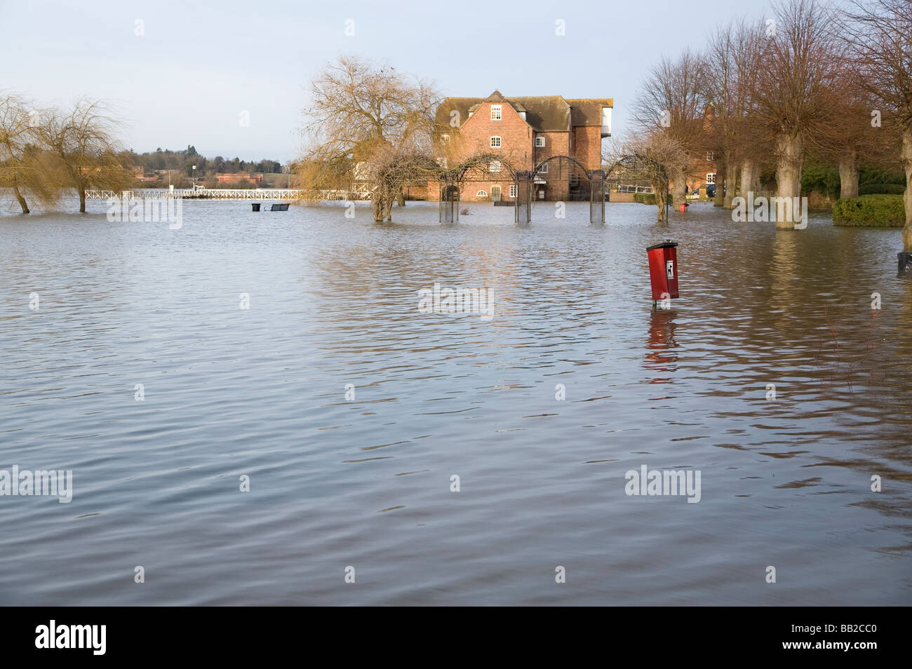 Überschwemmungen des Flusses Severn bei Tewkesbury im Februar 2008 Stockfoto