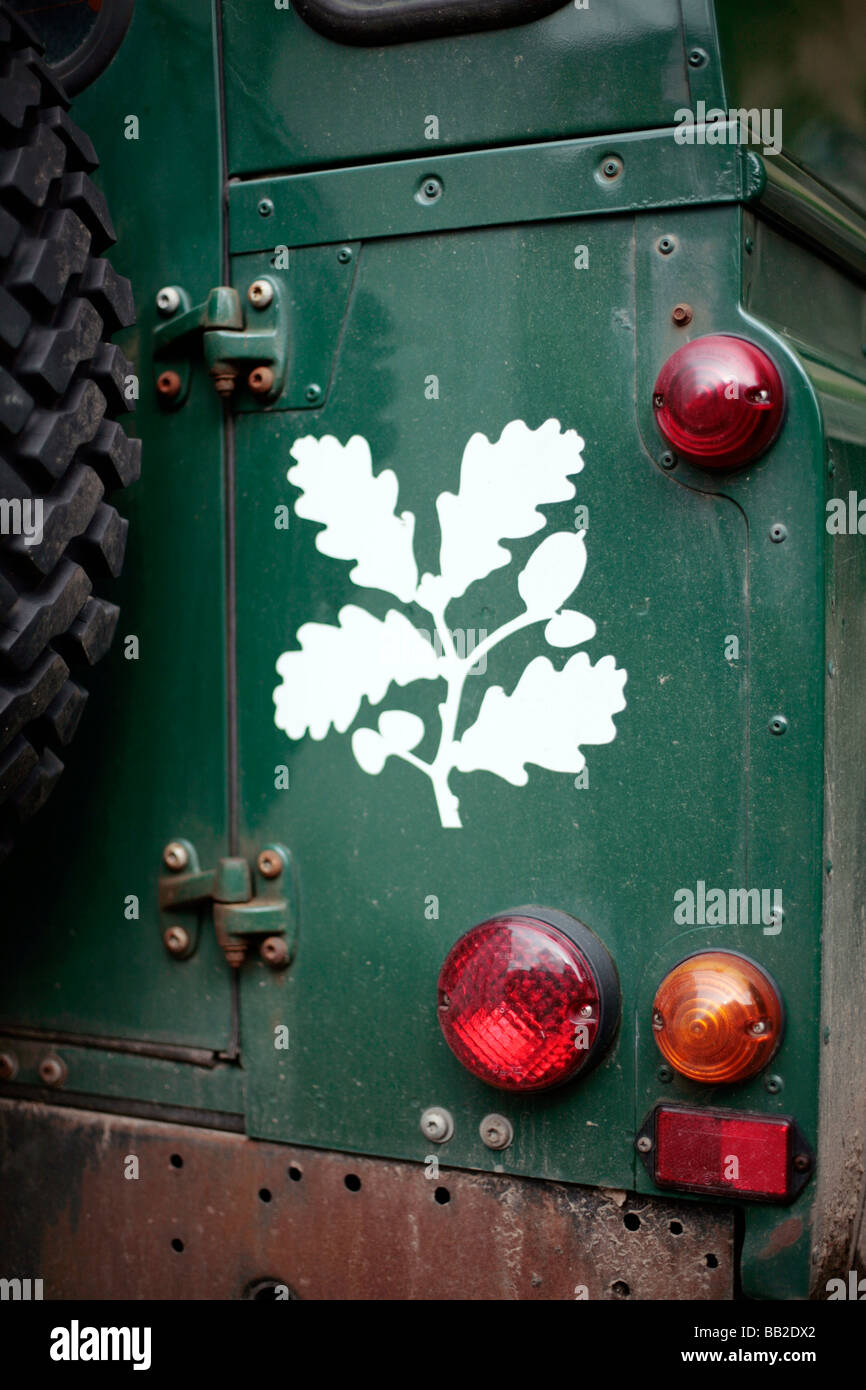 National Trust-Logo auf einem Landrover, Lake District UK. Stockfoto