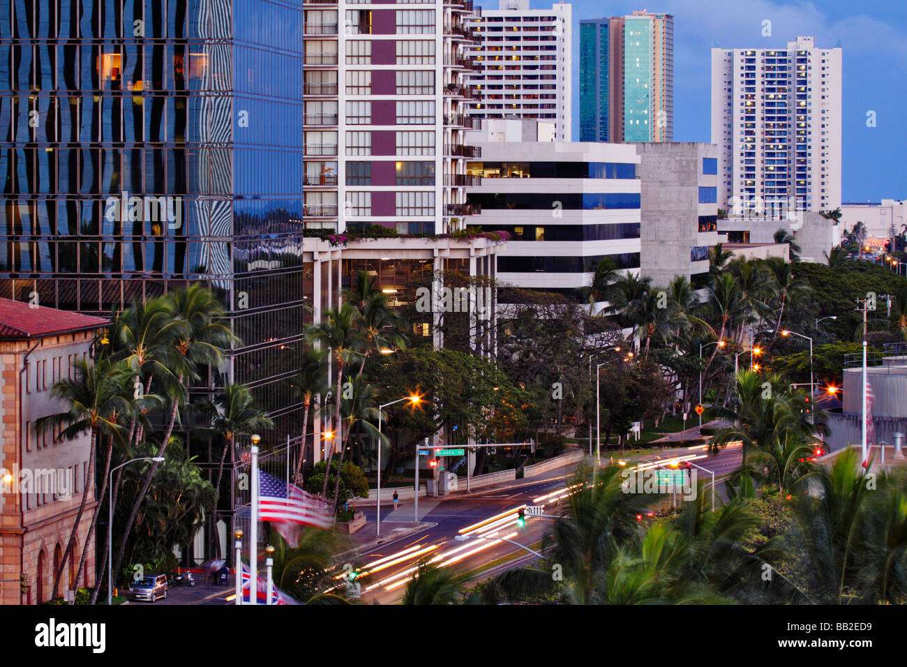 Die Innenstadt von Honolulu in der Nähe von Aloha Tower in der Abenddämmerung Honolulu Oahu Hawaii USA Stockfoto