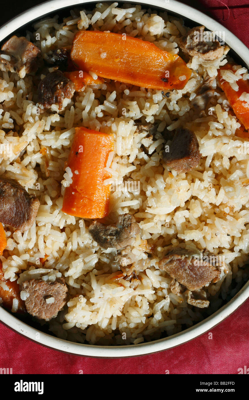 Qabili Pilau ist eine Reis-Zubereitung mit Lamm, Möhren und Rosinen gemacht Stockfoto