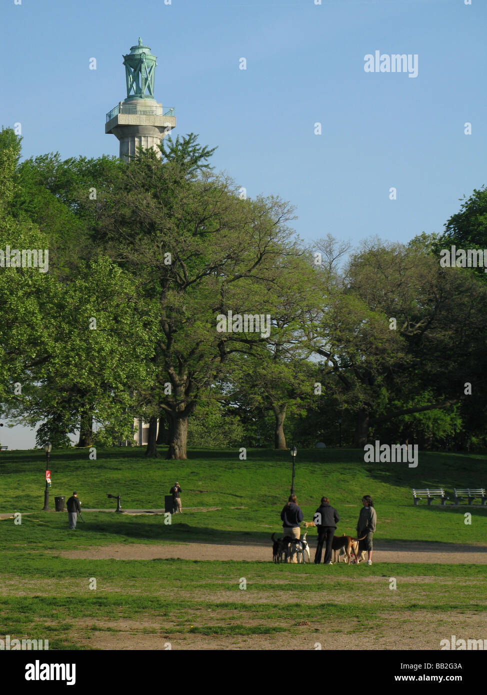 Hundebesitzer in Fort Greene Park Brooklyn Stockfoto