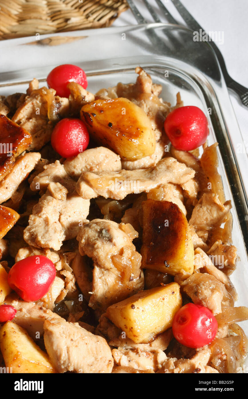Solange-e Seib ist ein Fleisch-Eintopf mit Äpfeln & trocken Obst Stockfoto