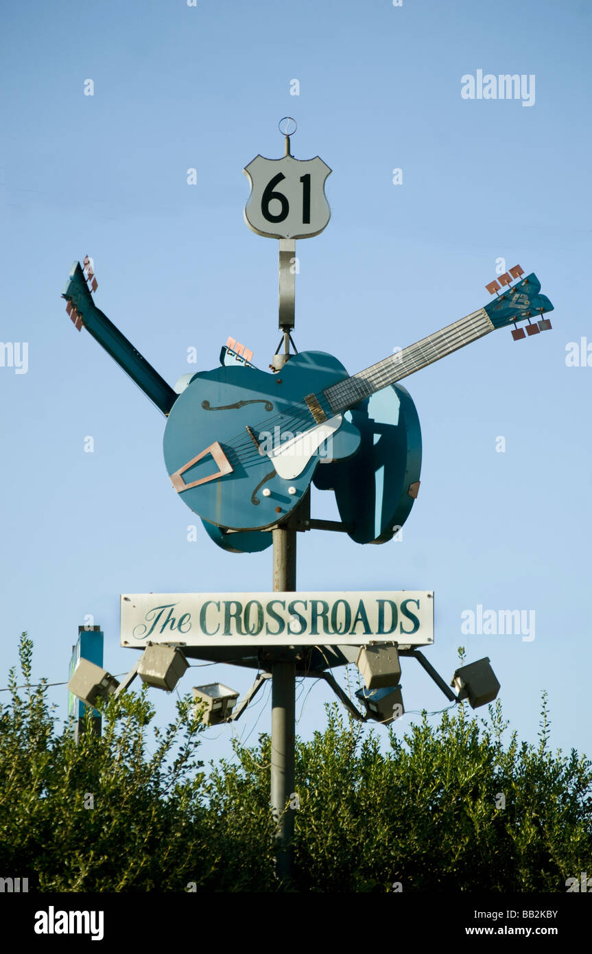 Das Schild an der Kreuzung der Autobahn 49 und 61 in Clarksdale, Mississippi Stockfoto