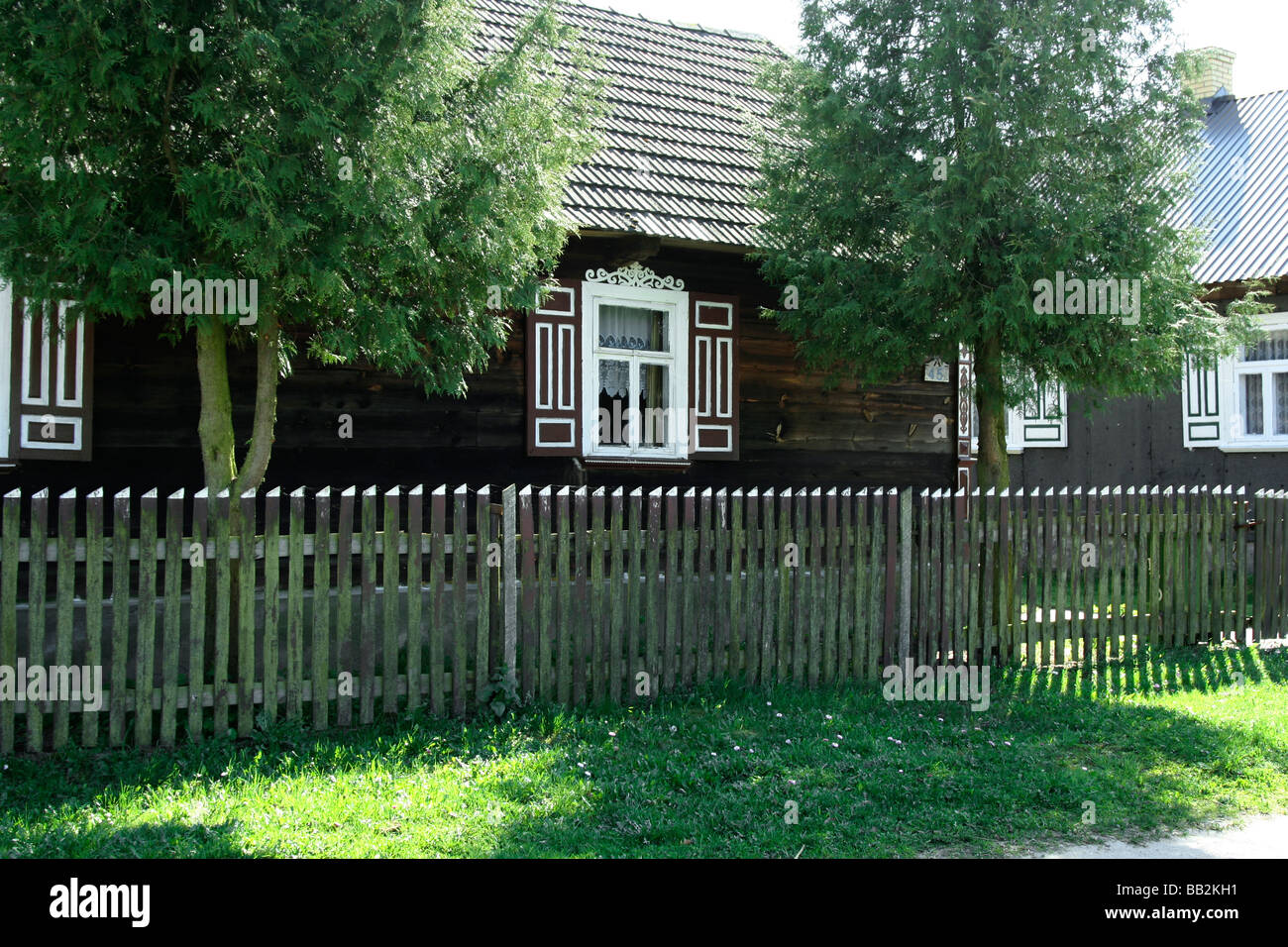 Traditionellen Holzhaus in Soce Dorf, Polen Stockfoto