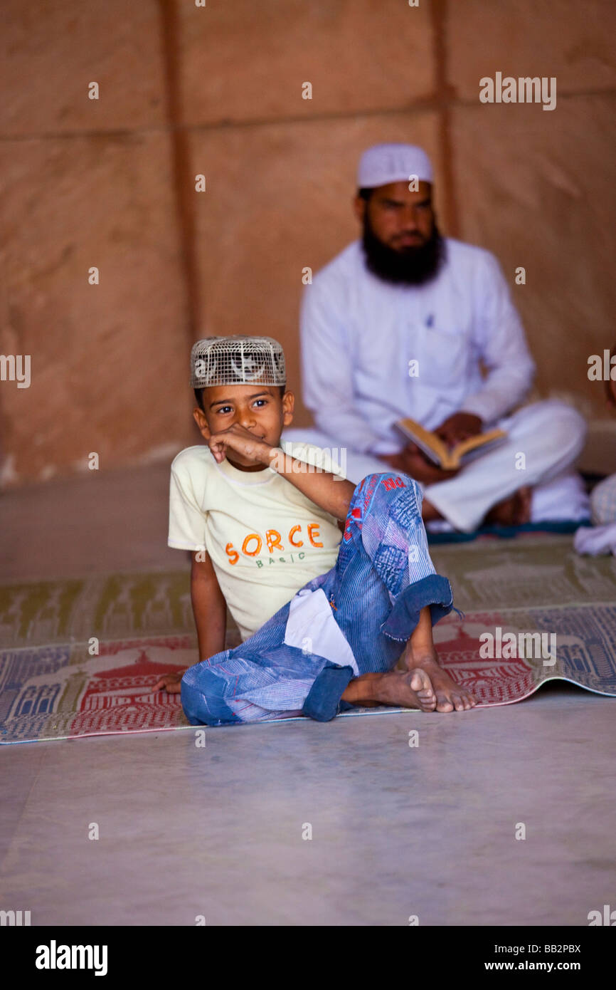 Muslimische Jungen in eine Medrese in Bharatpur Indien Stockfoto