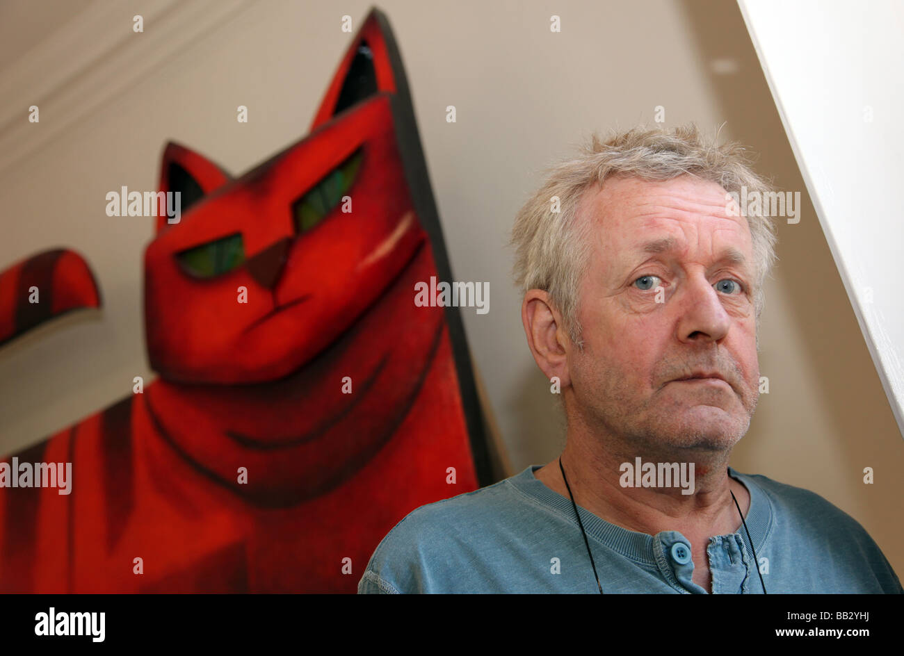 Graham Knuttel prominenten irischen Künstler in seinem Atelier in Dublin Stockfoto