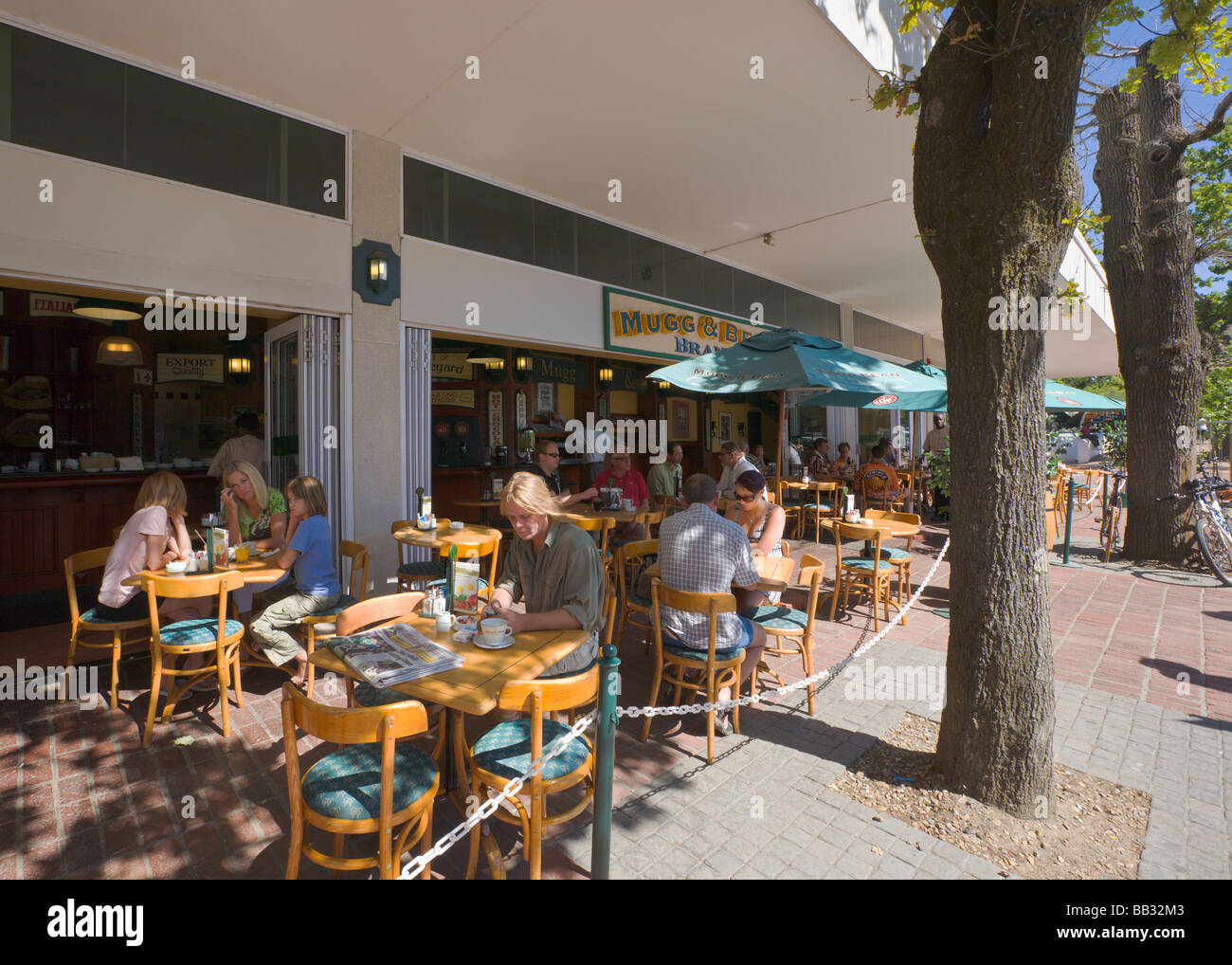 Becher und Bean Coffee-Shop, Stellenbosch, South Africa" Stockfoto