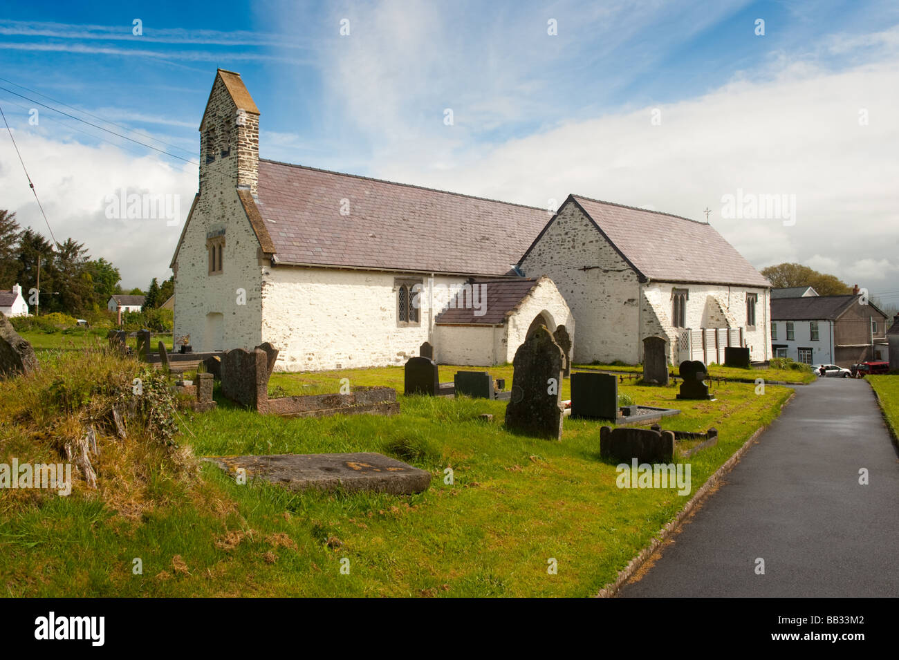 Llansadwrn Dorf Kirche Carmarthenshire Wales UK Stockfoto