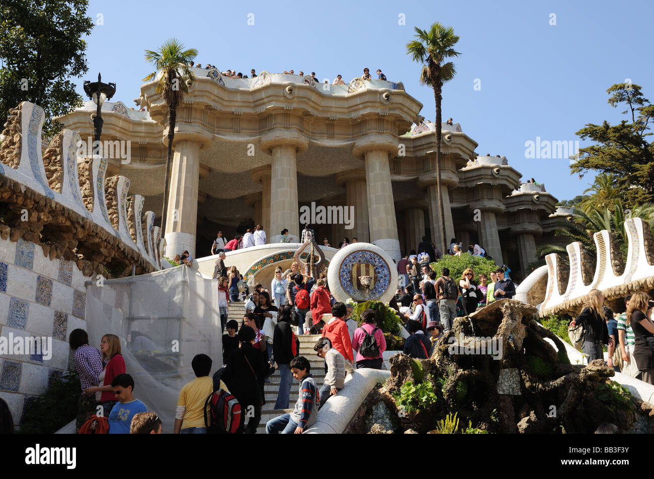 Touristen im Park Güell, Barcelona-Spanien Stockfoto