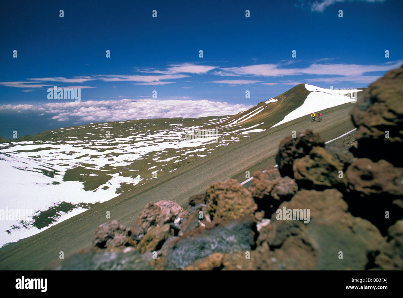 USA, Hawaii. Mountainbiker auf Vulkan Stockfoto